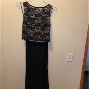 Two piece prom dress, size 3/4,colors are black/nude.